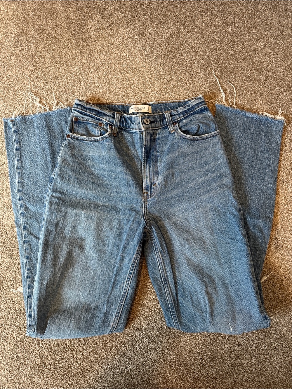 Abercrombie & Fitch ‘90s Straight Ultra High Rise